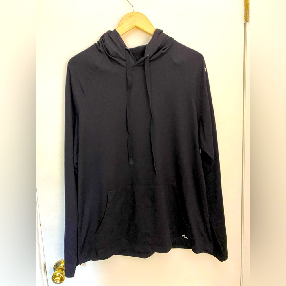 ALO Yoga Hoodie Black long sleeved soft stretchy material